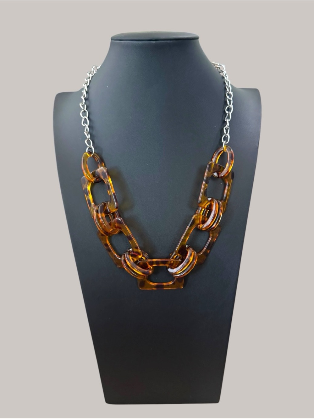 Chunky Tortoiseshell Link Statement Necklace Silver Tone Chain Brown Amber Acryl